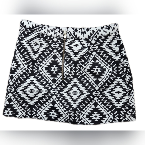 Topshop Black and White Geometric Mini Skirt 6 - Picture 3 of 4